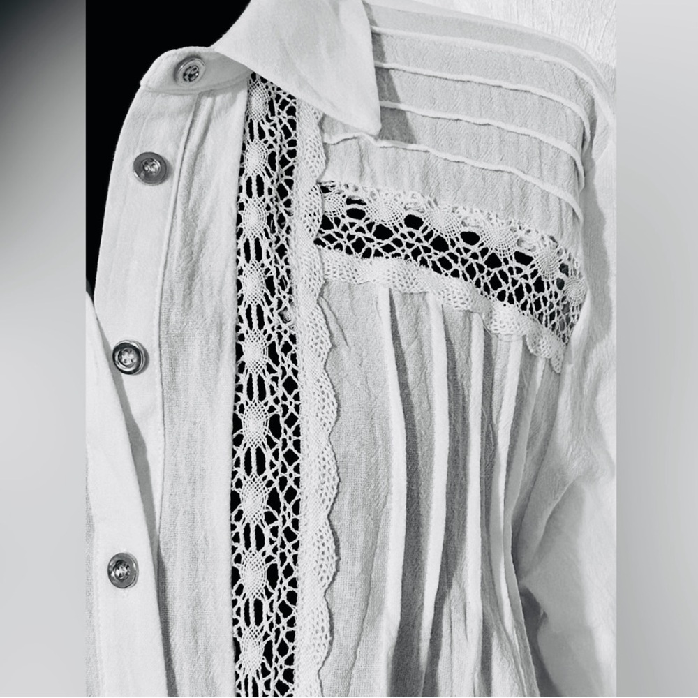 🤍 Textured White Lace Detail, 2 Button Cuff - Button Down Blouse - Picture 12 of 14